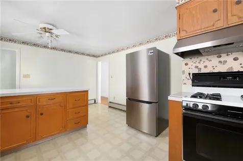 118 Wolcott Avenue Middletown RI 02842