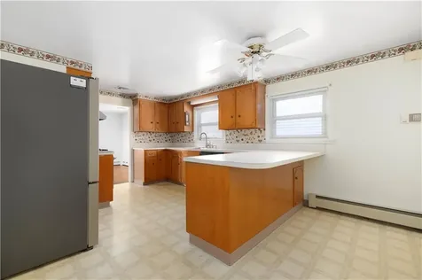 118 Wolcott Avenue Middletown RI 02842