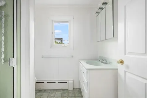 118 Wolcott Avenue Middletown RI 02842