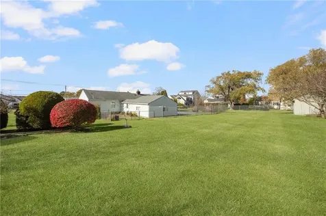 118 Wolcott Avenue Middletown RI 02842