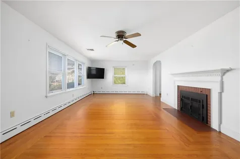 118 Wolcott Avenue Middletown RI 02842