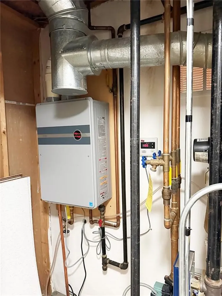 121 Hillwood Street Cranston RI 02920