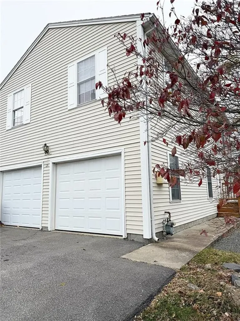 121 Hillwood Street Cranston RI 02920