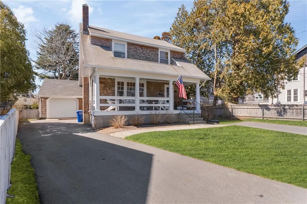 193 Coggeshall Avenue Newport RI 02840