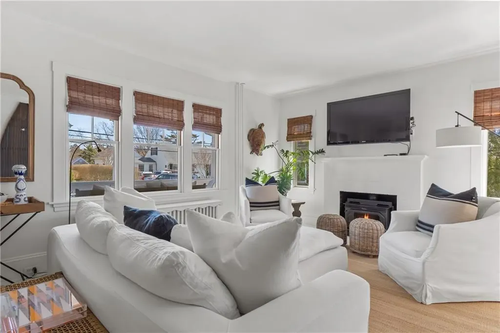 193 Coggeshall Avenue Newport RI 02840