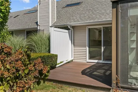 6 Fox Run Road Portsmouth RI 02871