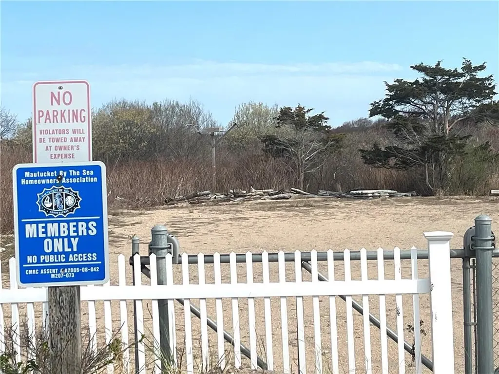 12 Mautucket Road South Kingstown RI 02879