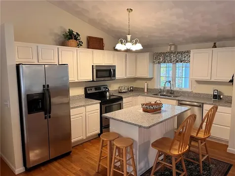 2 Fairlawn Way Lincoln RI 02865