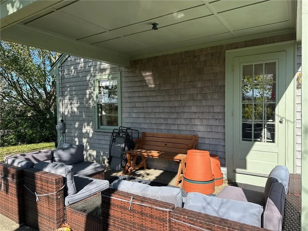 749 West Main Road Portsmouth RI 02871