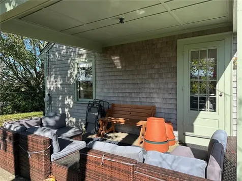 749 West Main Road Portsmouth RI 02871