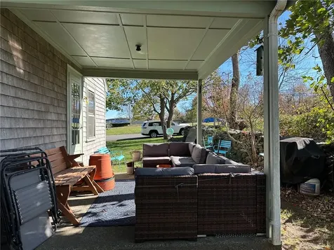 749 West Main Road Portsmouth RI 02871