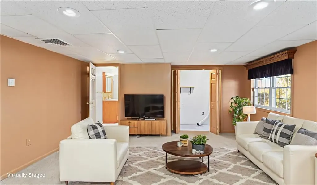 11 College Hill Road Warwick RI 02886