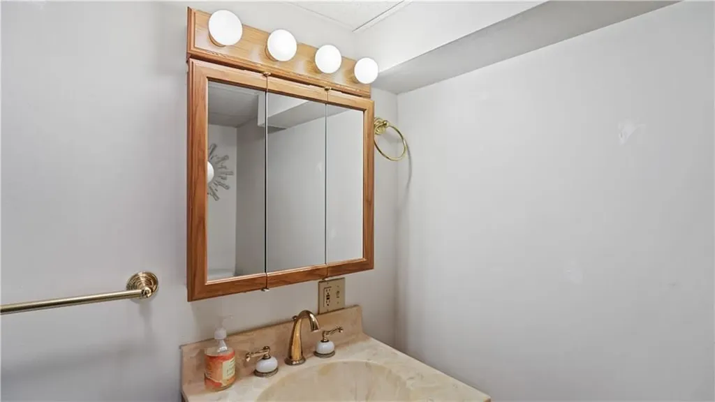 11 College Hill Road Warwick RI 02886