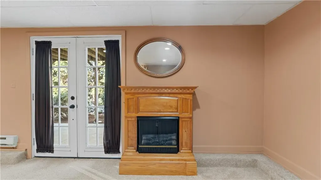 11 College Hill Road Warwick RI 02886