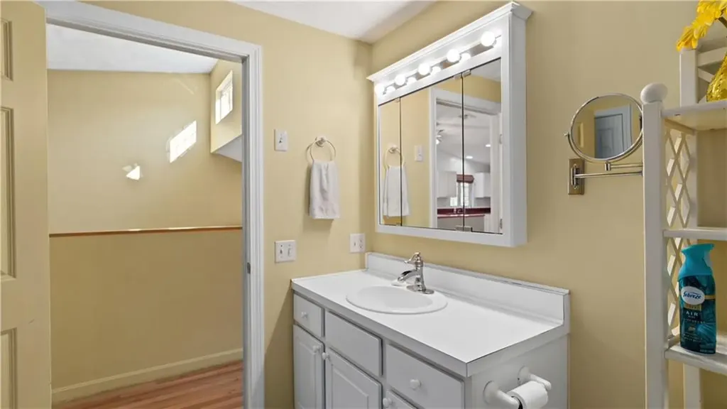 11 College Hill Road Warwick RI 02886