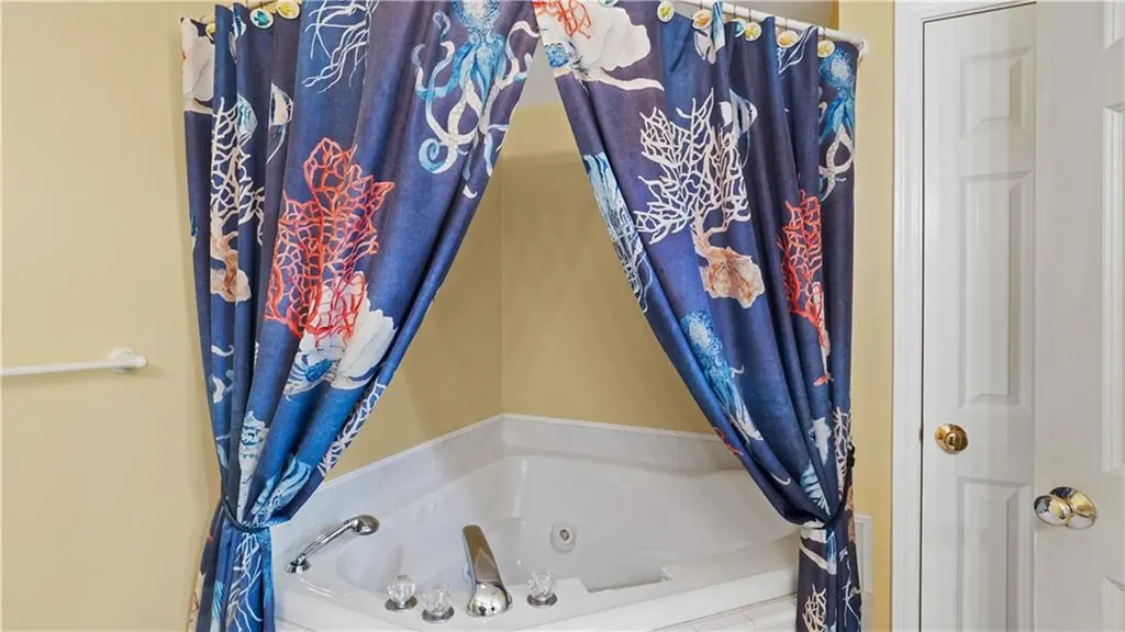 11 College Hill Road Warwick RI 02886