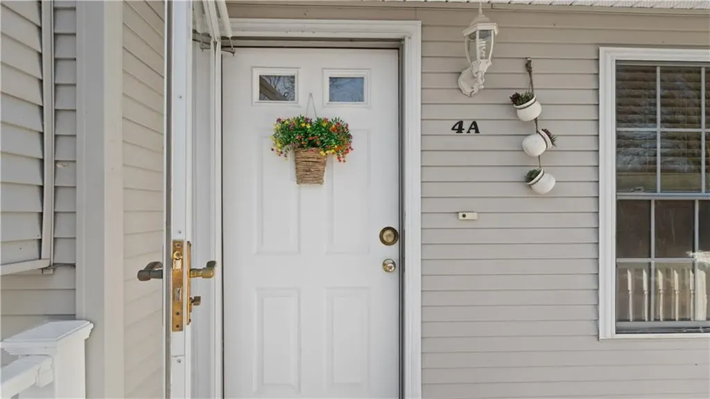 11 College Hill Road Warwick RI 02886