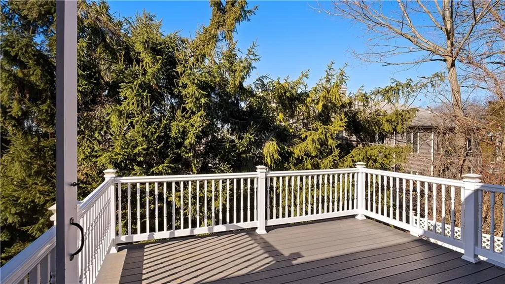 11 College Hill Road Warwick RI 02886