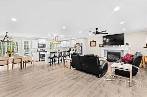 8 Big River Road Coventry RI 02816