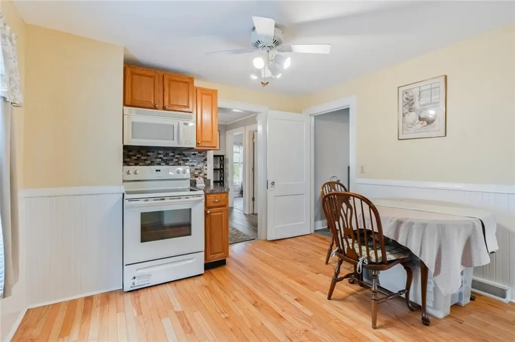 113 Oakland Avenue Pawtucket RI 02861