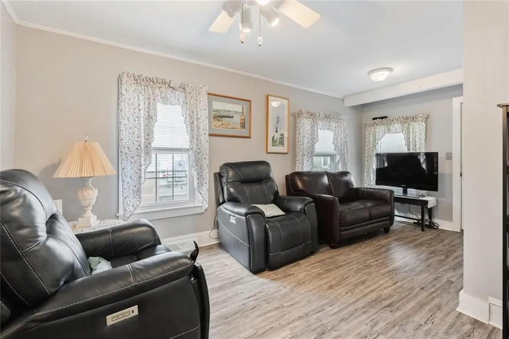 113 Oakland Avenue Pawtucket RI 02861