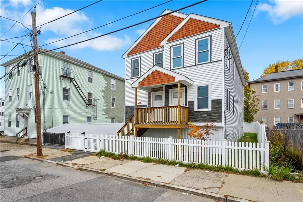 193 Harrison Street Pawtucket RI 02860