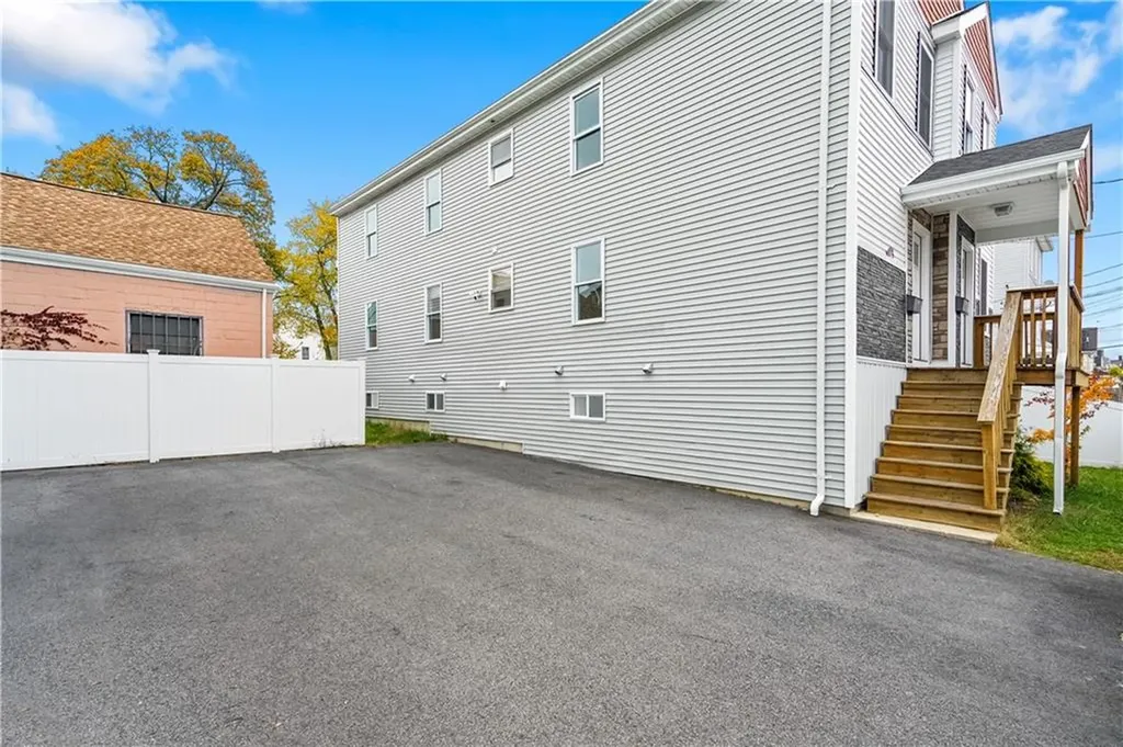 193 Harrison Street Pawtucket RI 02860