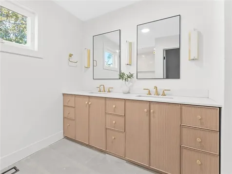 91 Houston Avenue Newport RI 02840