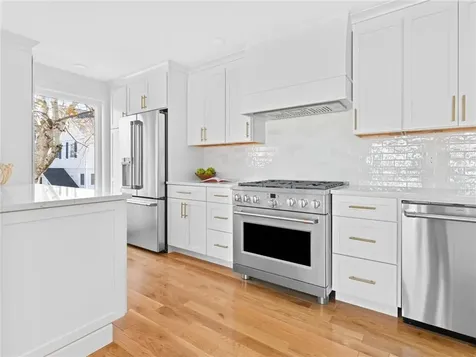 91 Houston Avenue Newport RI 02840