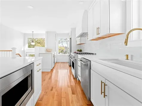 91 Houston Avenue Newport RI 02840