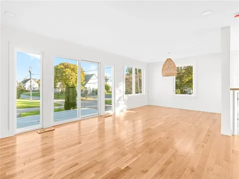 91 Houston Avenue Newport RI 02840