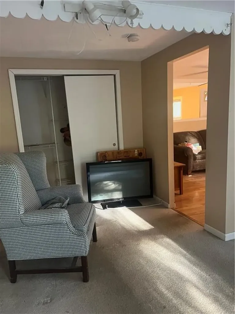 1825 Quaker Street Northbridge MA 01534