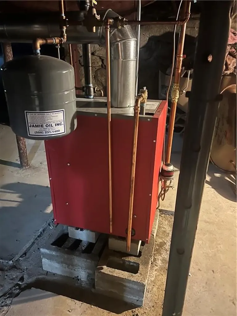 1825 Quaker Street Northbridge MA 01534