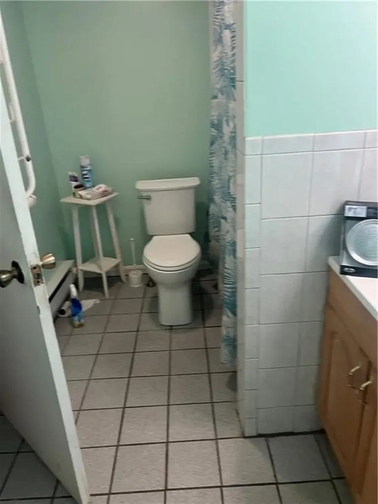 1825 Quaker Street Northbridge MA 01534