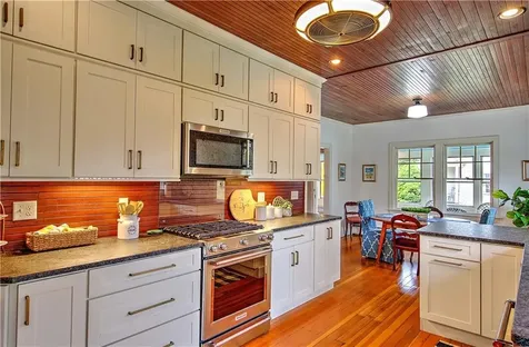 61 Mulberry Road Bristol RI 02809