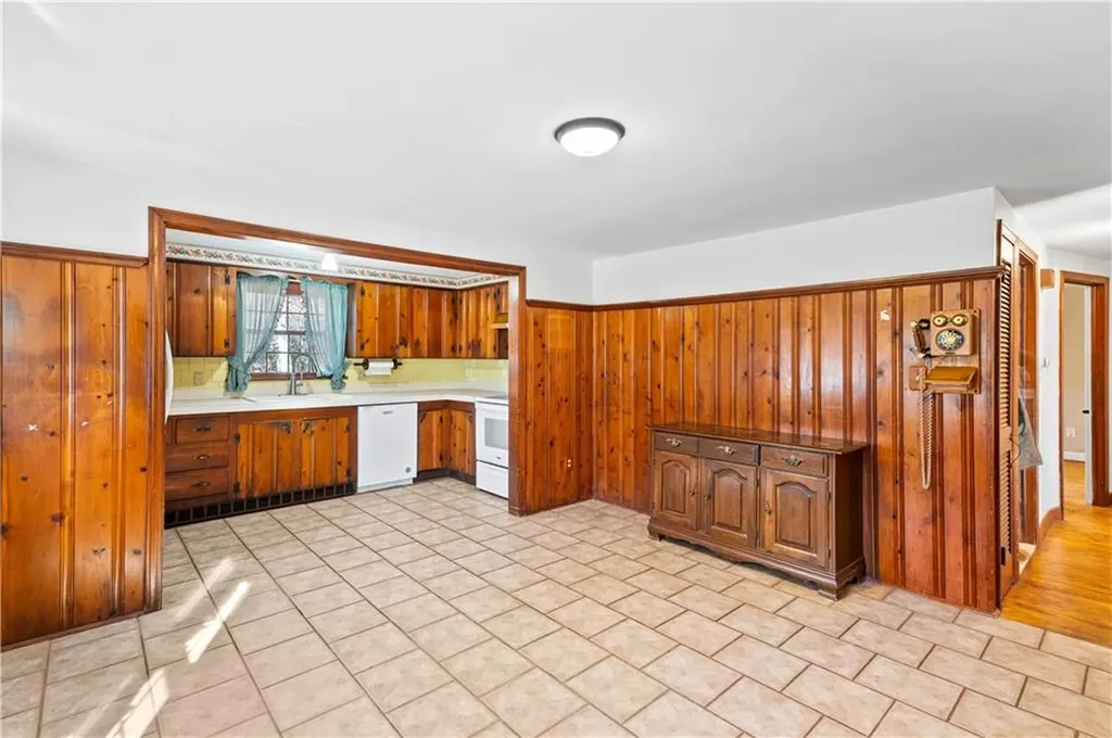 4 Tattersall Drive Lincoln RI 02865