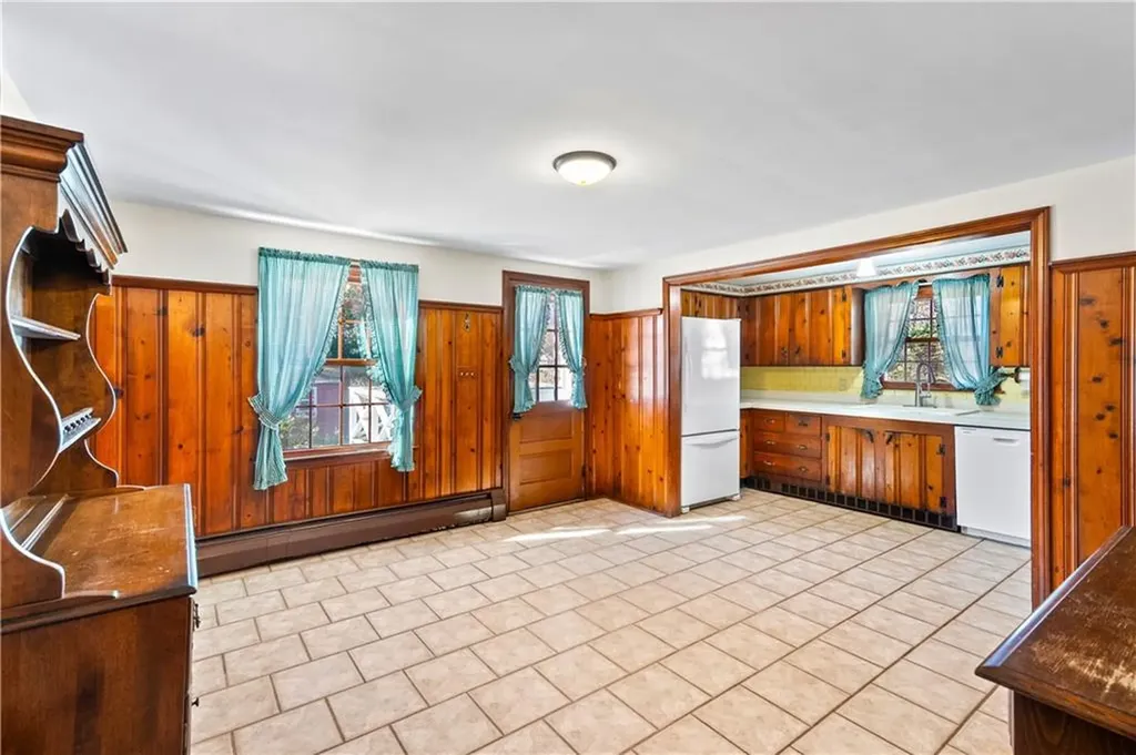 4 Tattersall Drive Lincoln RI 02865