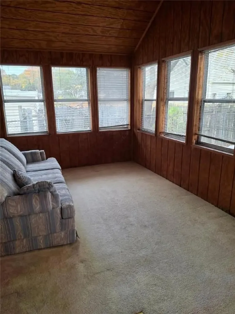 5 Booth Avenue East Providence RI 02915