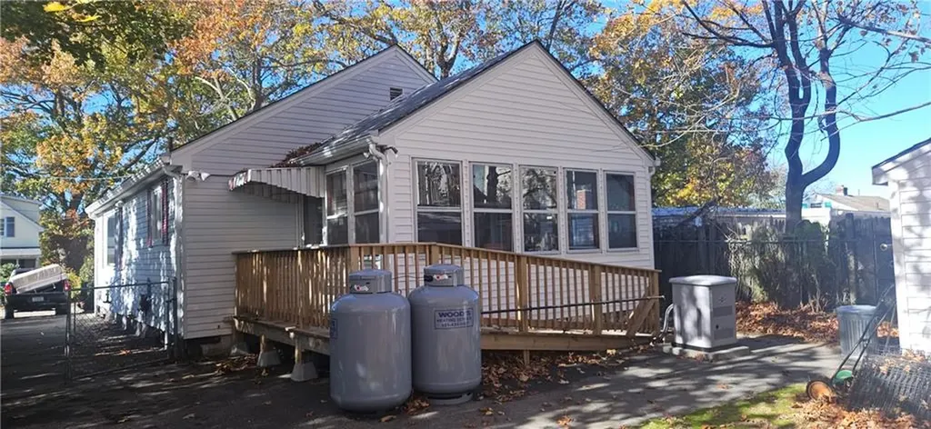 5 Booth Avenue East Providence RI 02915