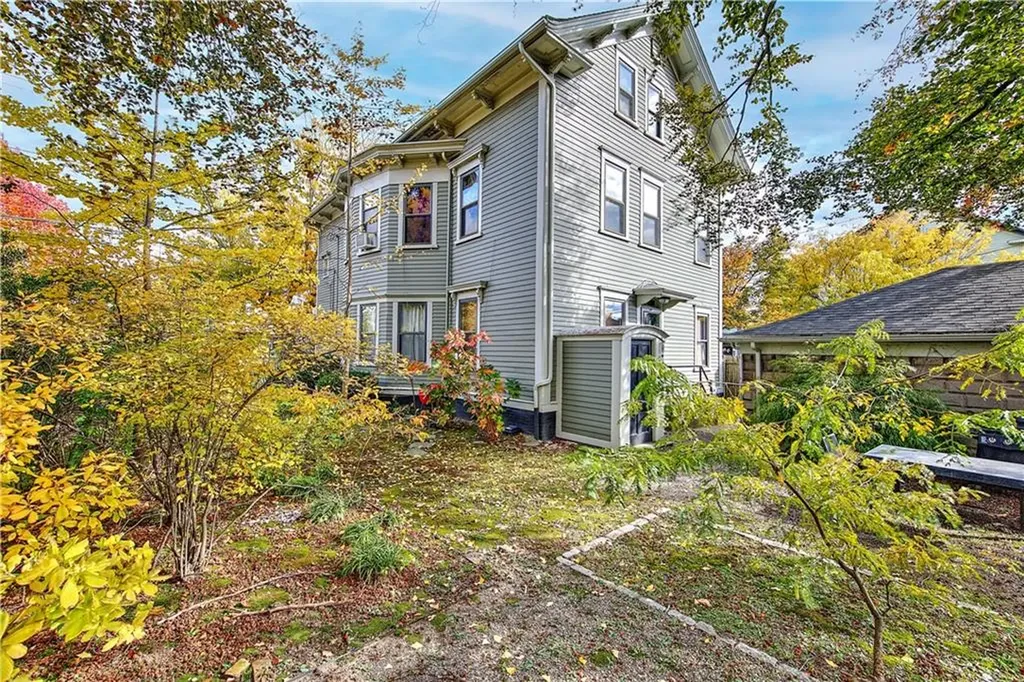 253 Knight Street Providence RI 02909