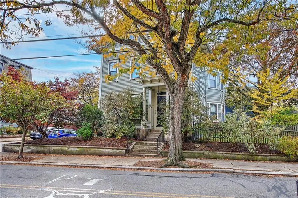 253 Knight Street Providence RI 02909