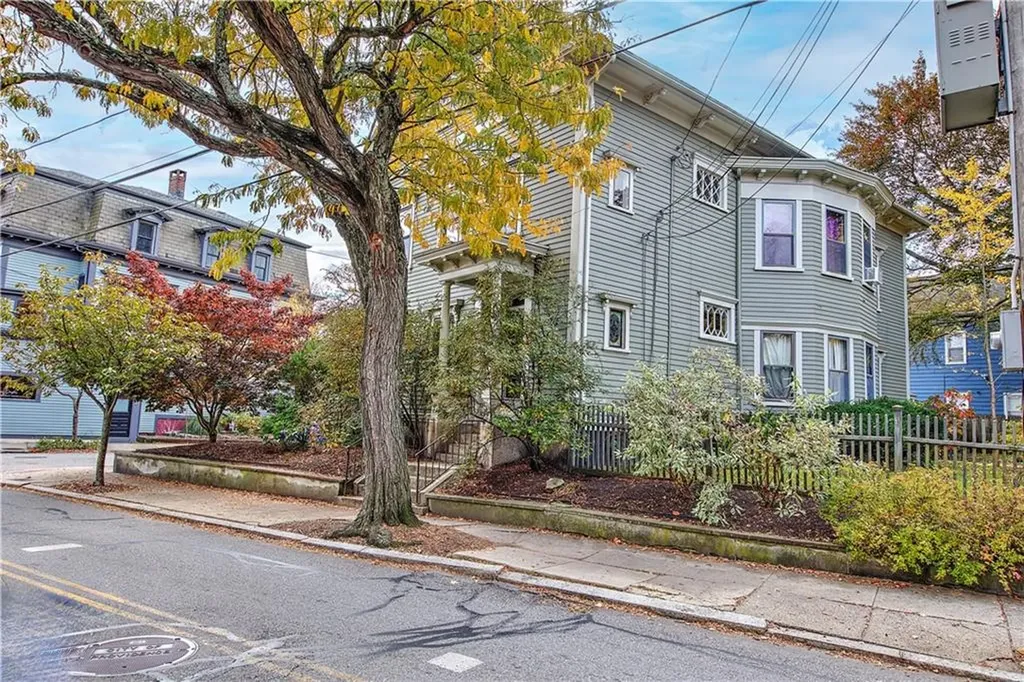 253 Knight Street Providence RI 02909