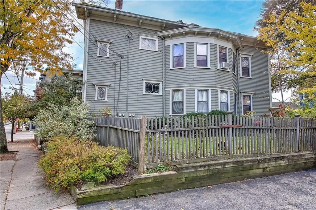 253 Knight Street Providence RI 02909