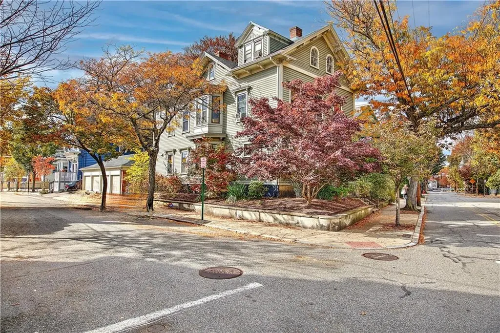 253 Knight Street Providence RI 02909