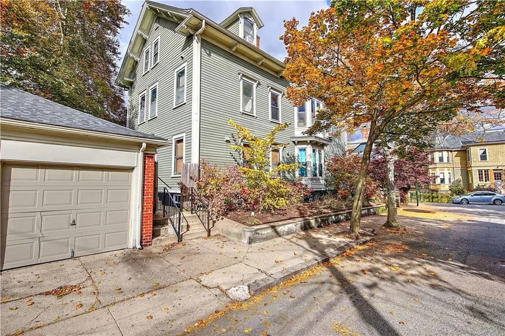 253 Knight Street Providence RI 02909