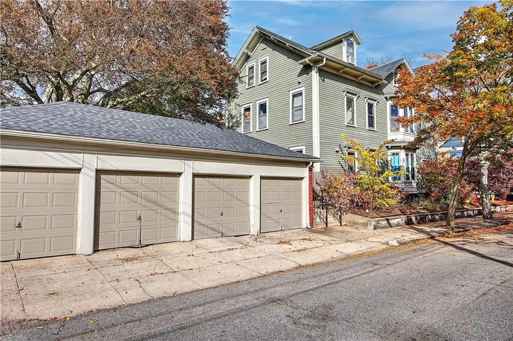 253 Knight Street Providence RI 02909