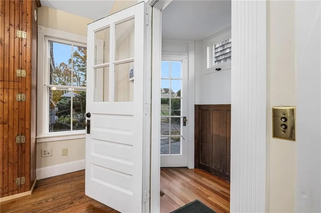 39 Walcott Avenue Jamestown RI 02835