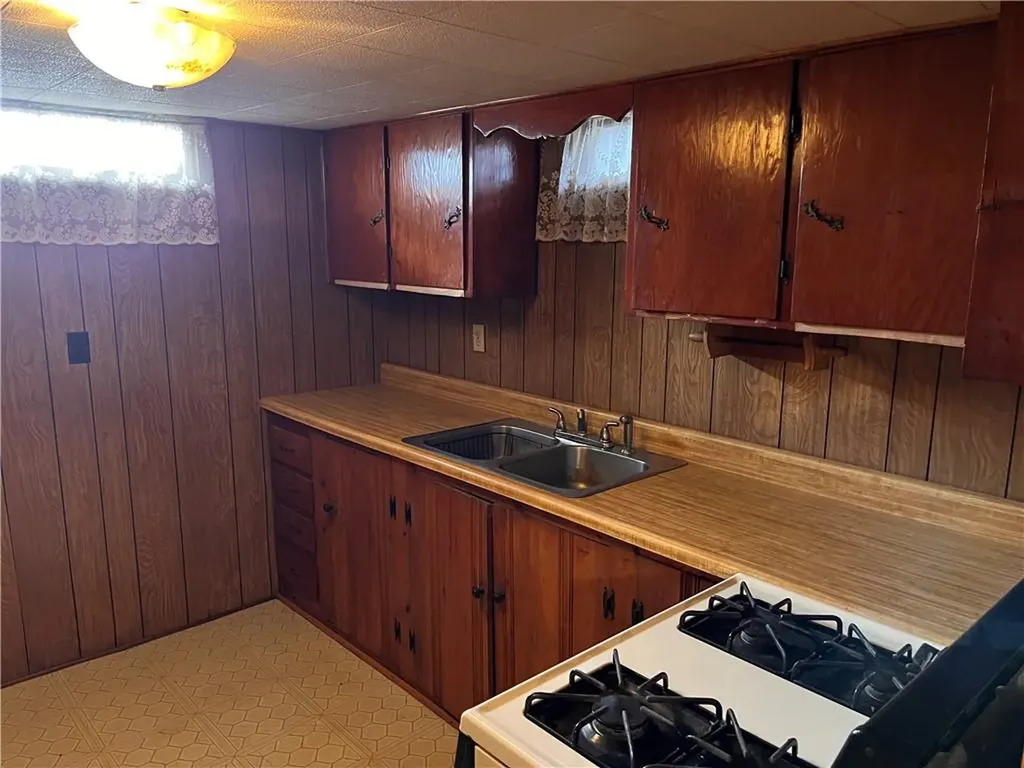 85 Rice Street Pawtucket RI 02861