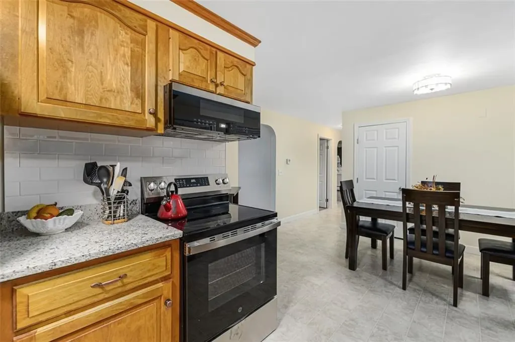 128 Old River Road Lincoln RI 02865