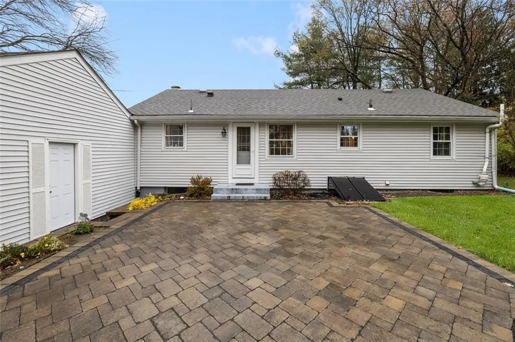 128 Old River Road Lincoln RI 02865
